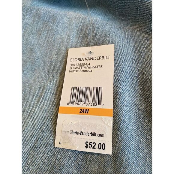 Gloria Vanderbilt Women's 24W Plus Size Mid Rise
Feminine Cut Bermuda Short - Picture 9 of 9